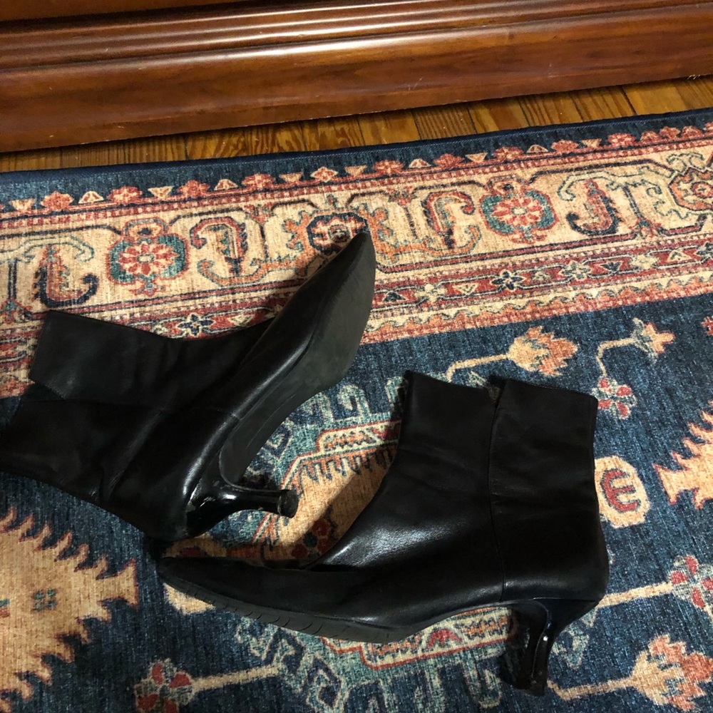 Anne Klein black leather ankle boot
